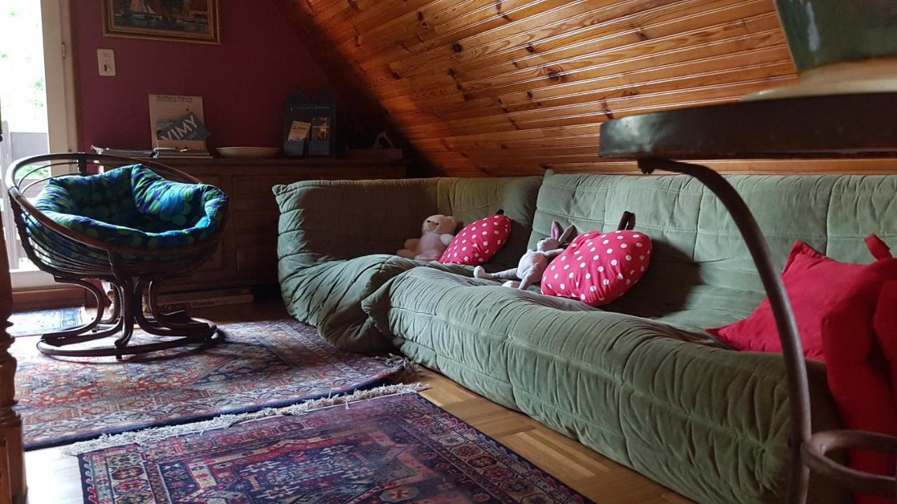 Chambres D'Hotes Thelus Memorial Canadien 外观 照片